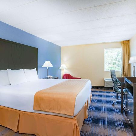 Days Inn By Wyndham Wilkes Barre Bagian luar foto