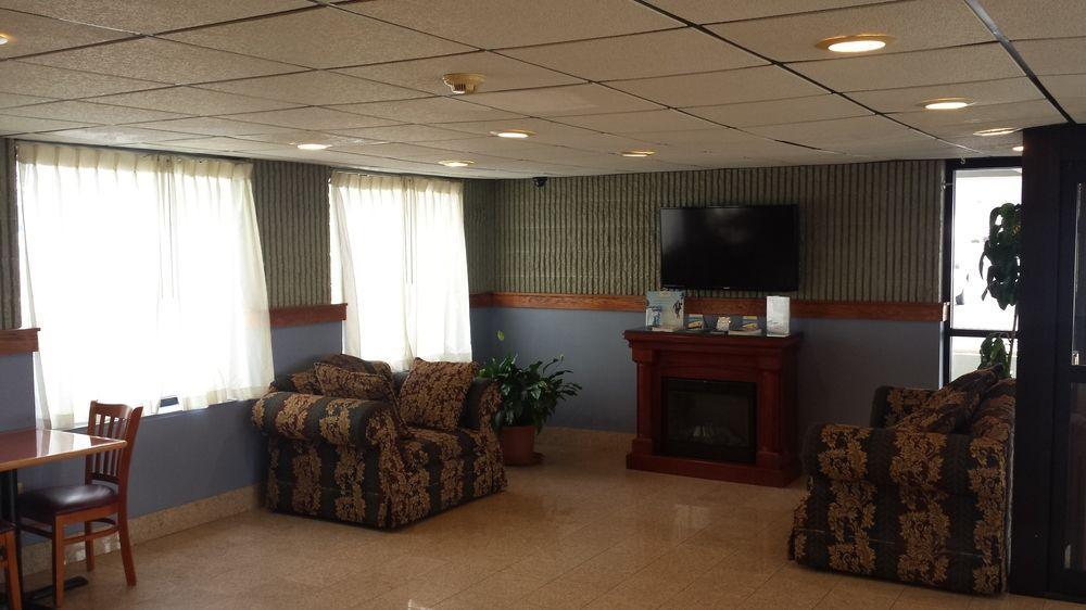 Days Inn By Wyndham Wilkes Barre Bagian luar foto