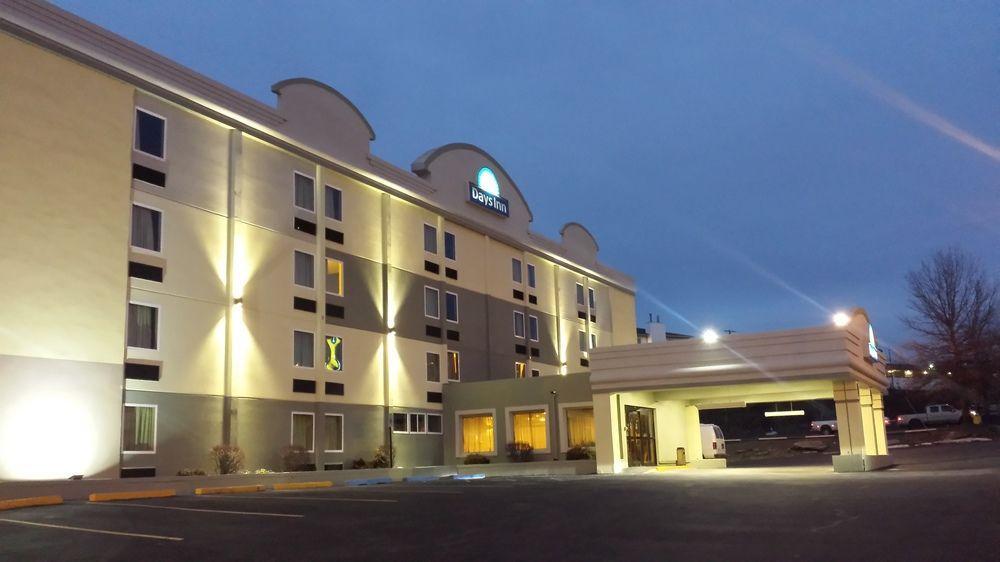 Days Inn By Wyndham Wilkes Barre Bagian luar foto