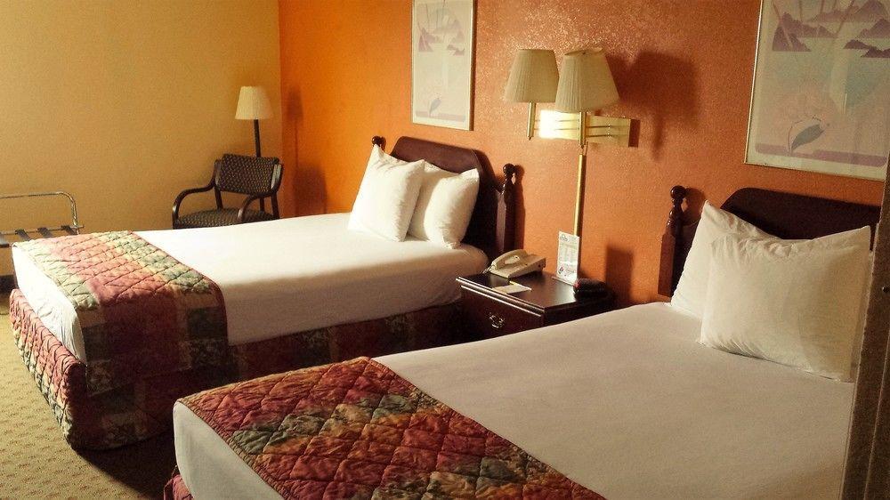 Days Inn By Wyndham Wilkes Barre Bagian luar foto