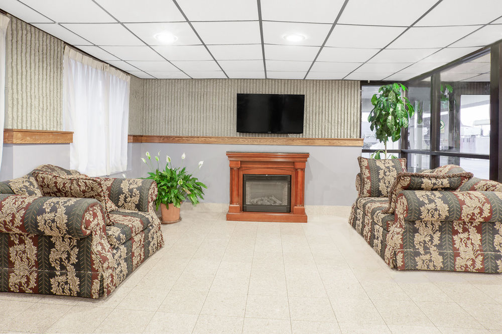 Days Inn By Wyndham Wilkes Barre Bagian luar foto