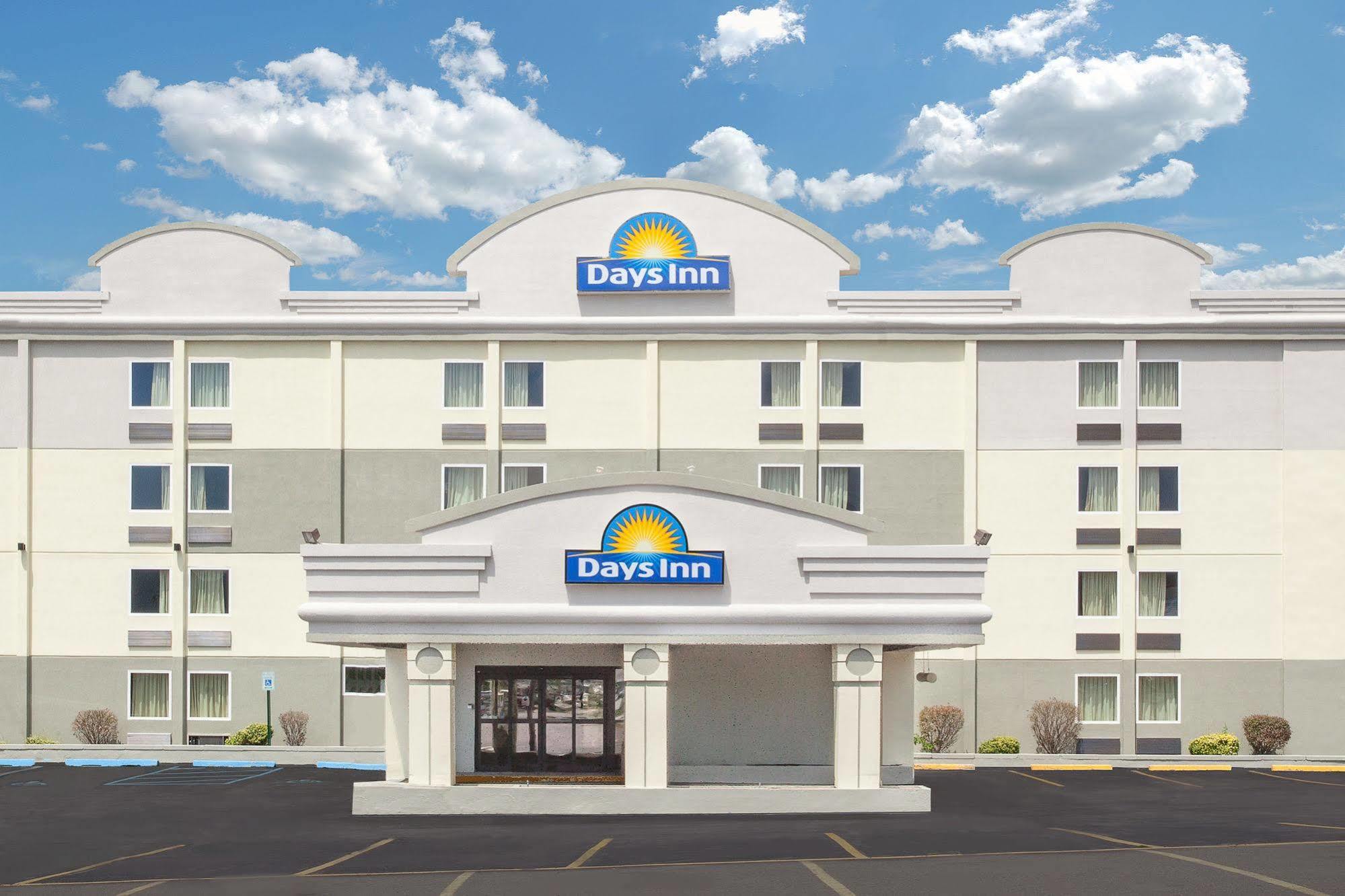 Days Inn By Wyndham Wilkes Barre Bagian luar foto