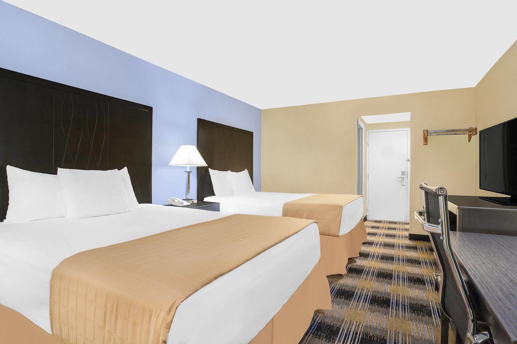 Days Inn By Wyndham Wilkes Barre Bagian luar foto